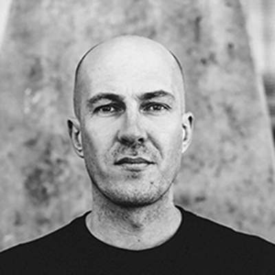   JULIAN JEWEIL